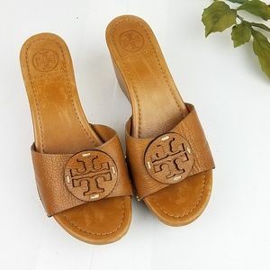 Tory Burch cognac tan Patty wedge sandal size 8.5